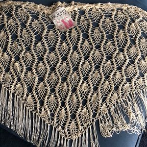 NWT créme crochet beach shawl